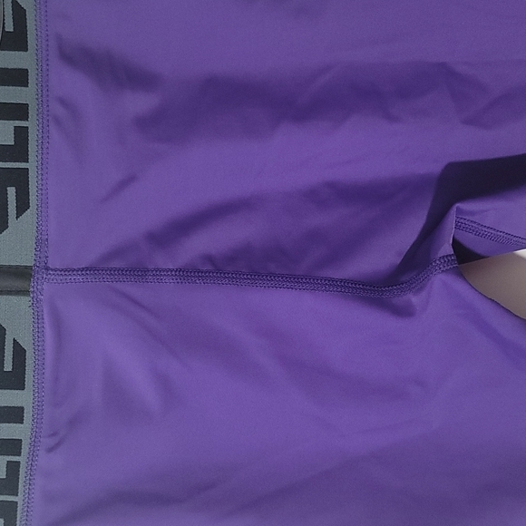 ELITE Sports Compression Shorts - Picture 3 of 4